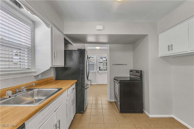 595 Oakmoor Road, Bay Village, OH 44140