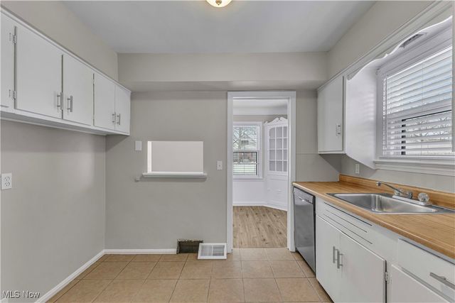 595 Oakmoor Road, Bay Village, OH 44140