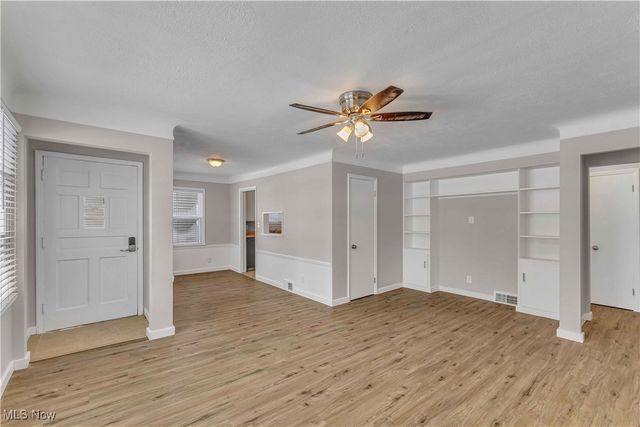 595 Oakmoor Road, Bay Village, OH 44140