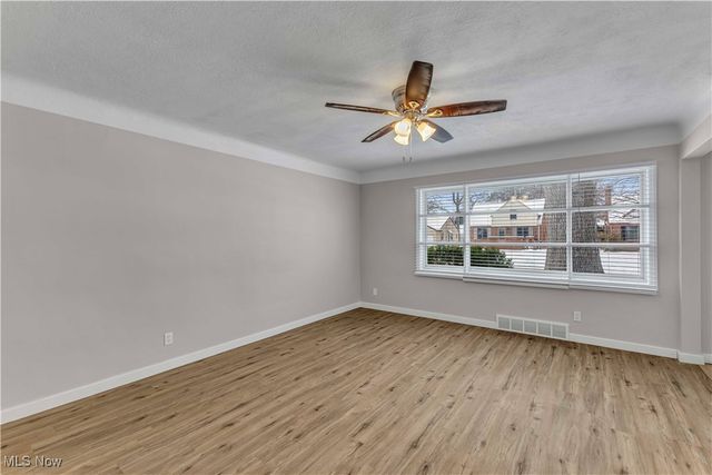 595 Oakmoor Road, Bay Village, OH 44140