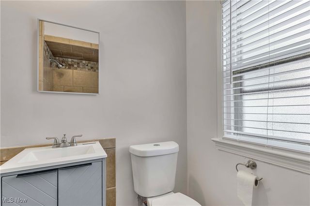 595 Oakmoor Road, Bay Village, OH 44140