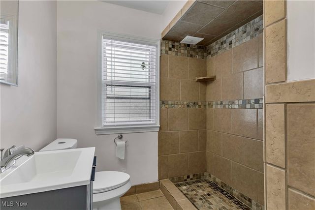 595 Oakmoor Road, Bay Village, OH 44140