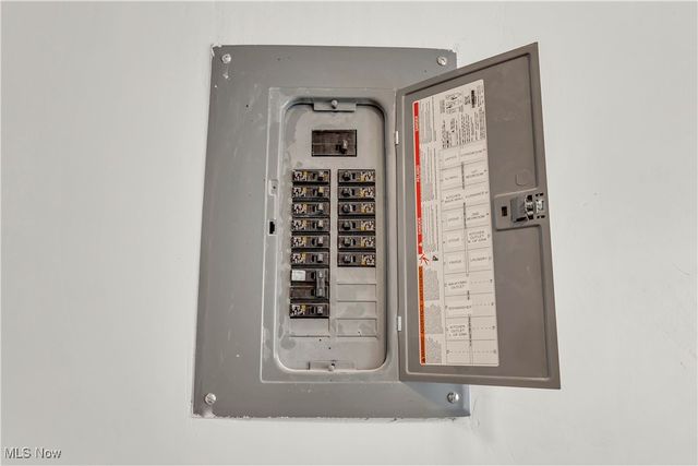 595 Oakmoor Road, Bay Village, OH 44140