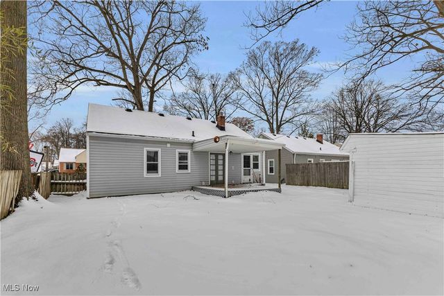 595 Oakmoor Road, Bay Village, OH 44140