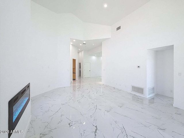 25150 N WINDY WALK Drive 14, Scottsdale, AZ 85255