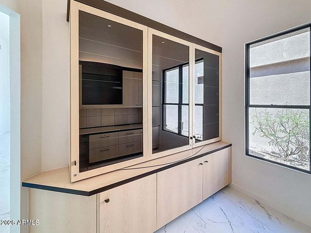 25150 N WINDY WALK Drive 14, Scottsdale, AZ 85255