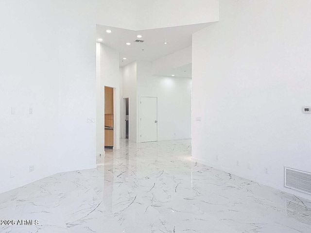 25150 N WINDY WALK Drive 14, Scottsdale, AZ 85255