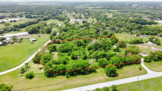 107 N Commerce Street, Kemp, TX 75143