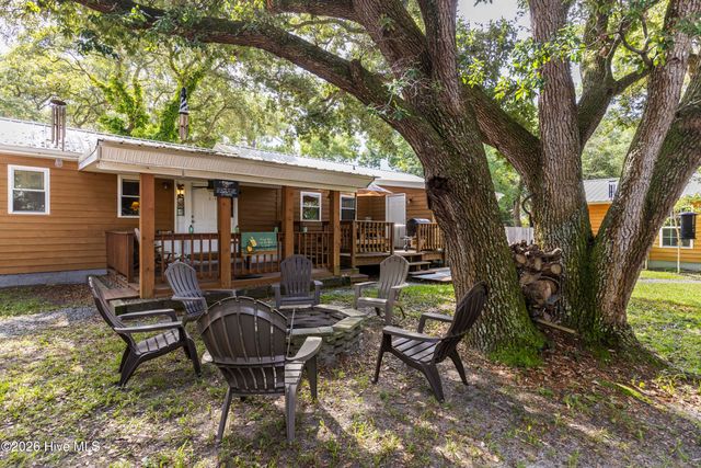 105 NW 7th Street, Oak Island, NC 28465