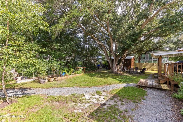 105 NW 7th Street, Oak Island, NC 28465
