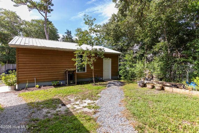105 NW 7th Street, Oak Island, NC 28465