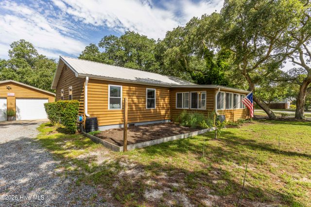 105 NW 7th Street, Oak Island, NC 28465