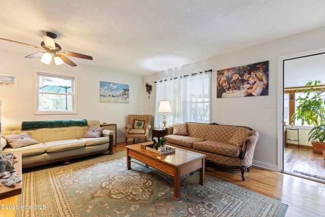 105 NW 7th Street, Oak Island, NC 28465