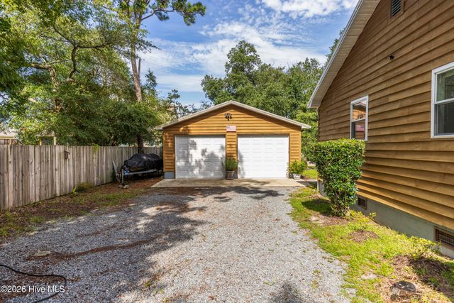 105 NW 7th Street, Oak Island, NC 28465