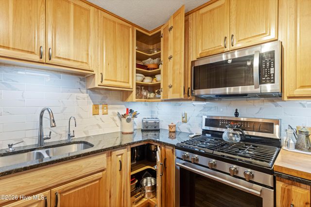105 NW 7th Street, Oak Island, NC 28465