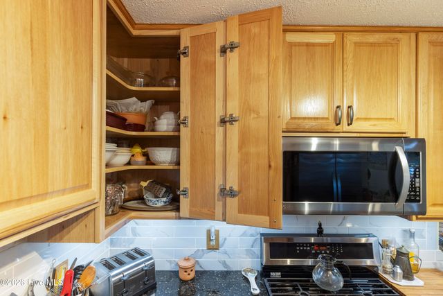 105 NW 7th Street, Oak Island, NC 28465