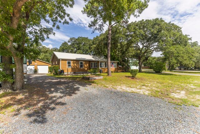 105 NW 7th Street, Oak Island, NC 28465