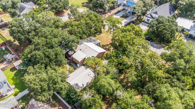 105 NW 7th Street, Oak Island, NC 28465