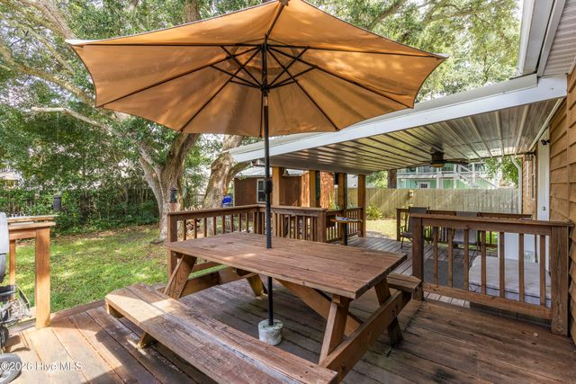 105 NW 7th Street, Oak Island, NC 28465