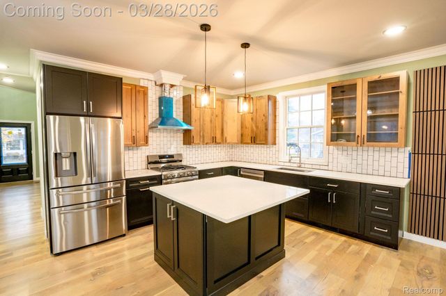 8475 Stout Avenue, Warren, MI 48093