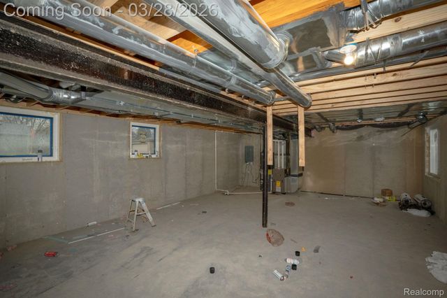 8475 Stout Avenue, Warren, MI 48093