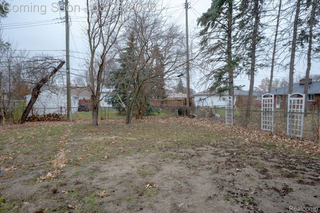 8475 Stout Avenue, Warren, MI 48093