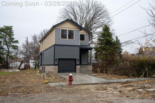 8475 Stout Avenue, Warren, MI 48093