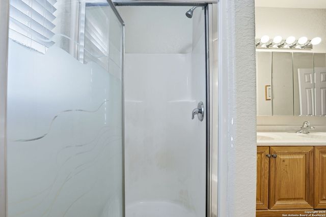 1095 Stallion Springs, Fischer, TX 78623