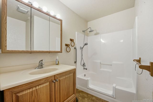 1095 Stallion Springs, Fischer, TX 78623