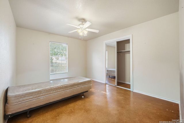 1095 Stallion Springs, Fischer, TX 78623