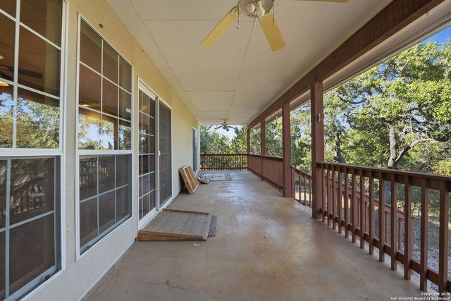 1095 Stallion Springs, Fischer, TX 78623