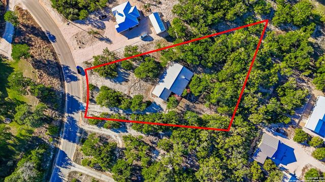 1095 Stallion Springs, Fischer, TX 78623