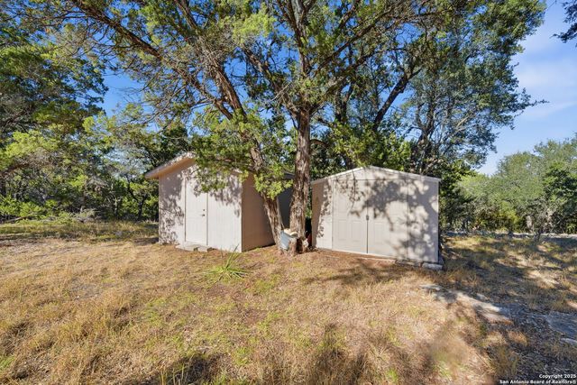 1095 Stallion Springs, Fischer, TX 78623