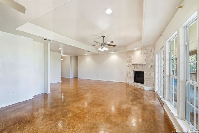 1095 Stallion Springs, Fischer, TX 78623