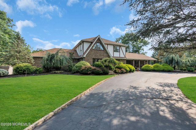 3 Peachtree Lane, Manalapan, NJ 07726