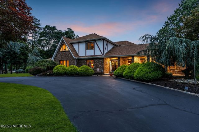 3 Peachtree Lane, Manalapan, NJ 07726