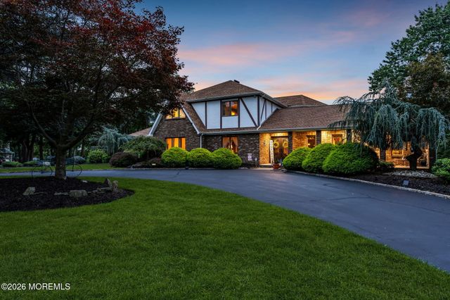 3 Peachtree Lane, Manalapan, NJ 07726