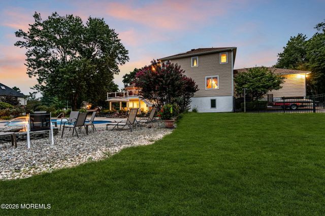 3 Peachtree Lane, Manalapan, NJ 07726