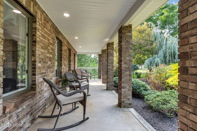 3 Peachtree Lane, Manalapan, NJ 07726