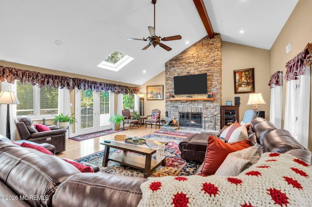 3 Peachtree Lane, Manalapan, NJ 07726