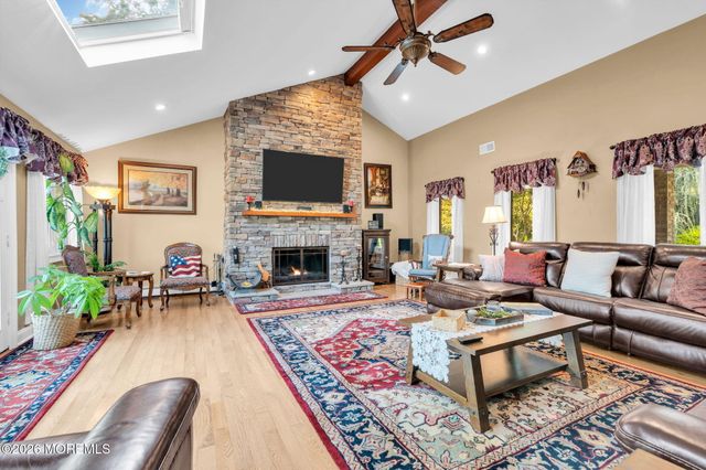 3 Peachtree Lane, Manalapan, NJ 07726
