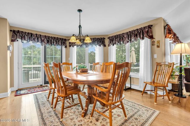 3 Peachtree Lane, Manalapan, NJ 07726