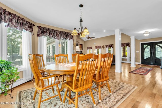3 Peachtree Lane, Manalapan, NJ 07726