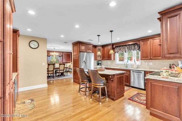 3 Peachtree Lane, Manalapan, NJ 07726