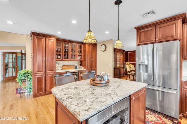 3 Peachtree Lane, Manalapan, NJ 07726