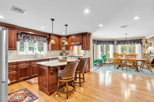 3 Peachtree Lane, Manalapan, NJ 07726