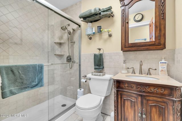 3 Peachtree Lane, Manalapan, NJ 07726