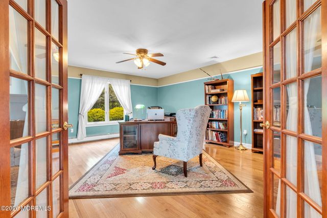 3 Peachtree Lane, Manalapan, NJ 07726