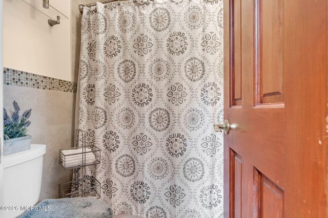 3 Peachtree Lane, Manalapan, NJ 07726