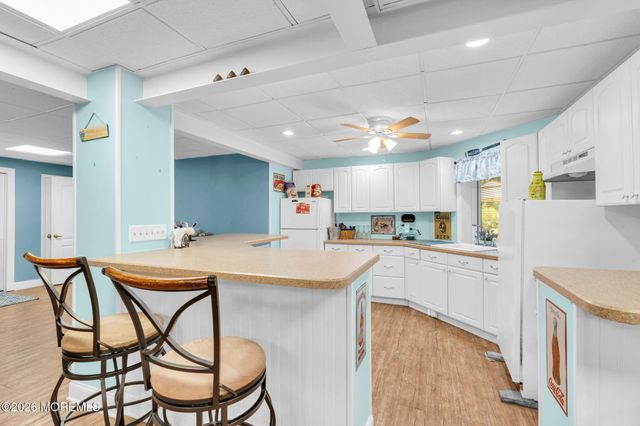 3 Peachtree Lane, Manalapan, NJ 07726